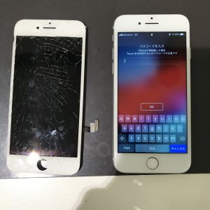 iPhone８　画面液晶交換修理