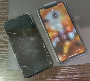 iPhone11　液晶破損