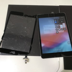 iPad mini３　フロントパネル修理