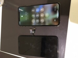 奈良県生駒市乙田町　iphoneXS　液晶故障端末修理