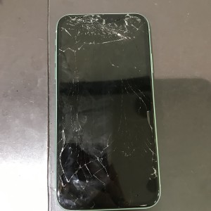 iPhone１１　画面修理