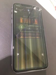 iPhone11　液晶故障修理