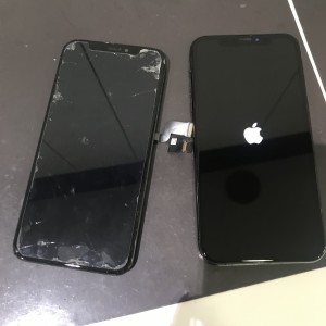 iPhoneXS　画面修理　
