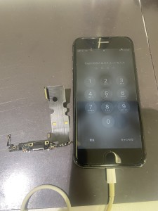 アイフォン８　ドックコネクター交換修理