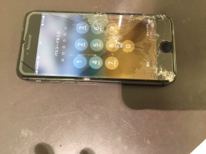 iPhone７　画面割れ交換修理
