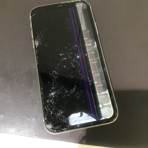 iPhone１１　ディスプレイ交換修理