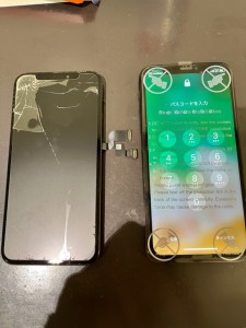 iPhoneXS　画面割れ修理