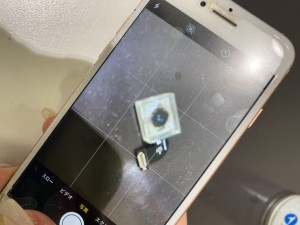アイフォン８　バックカメラ交換修理