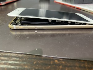 iPhone6　バッテリー膨張