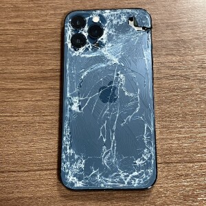 iPhone13pro　背面修理