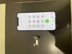 奈良市　iPhone12　イヤースピーカー交換