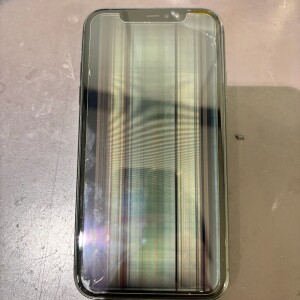 iPhone11　液晶故障