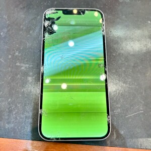 iPhone14　液晶故障修理