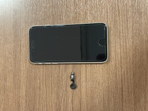 iPhoneSE3 ホームボタン