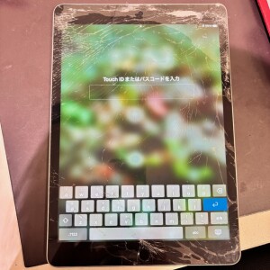 iPad8　フロントガラス交換