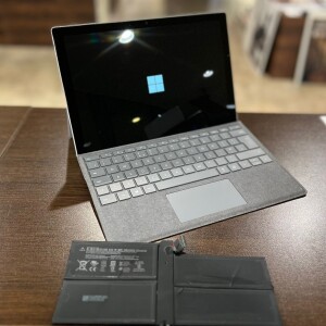 生駒市俵口町　SurfacePro7　バッテリー交換