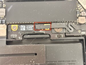MacBook（A2251）　分解