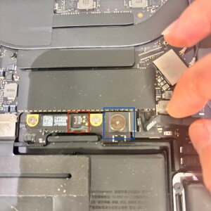 MacBook（A2251）　分解
