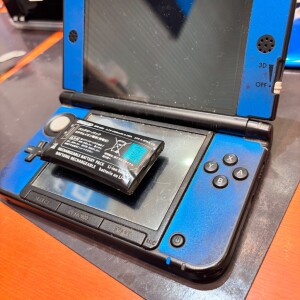 奈良市神殿町　3DSLL　バッテリー交換