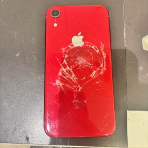 奈良市三碓町　iPhoneXR　背面割れ修理