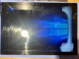 奈良市押熊町　SurfacePro5　液晶故障