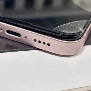 天理市前栽町　iPhone13　パネル交換