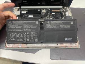 SurfaceLaptopGO2　バッテリー交換　奈良県天理市檜垣町