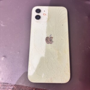 奈良県天理市石上町 iPhone12 背面割れ修理