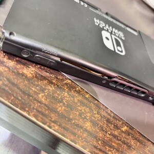 奈良県天理市石上町　Switch　バッテリー交換　バッテリー膨張
