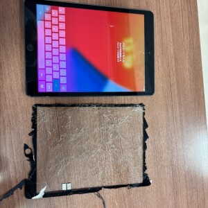 奈良県奈良市大宮町　iPad8　ガラス交換修理