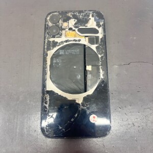 奈良県生駒市白庭台 iPhone12 背面割れ修理