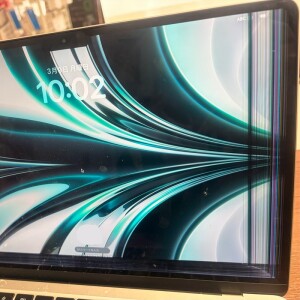 奈良県生駒市菜畑町　MacBook（A2681）　液晶交換