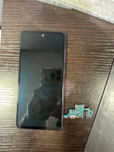 奈良県奈良市西九条　GalaxyA52　充電口交換