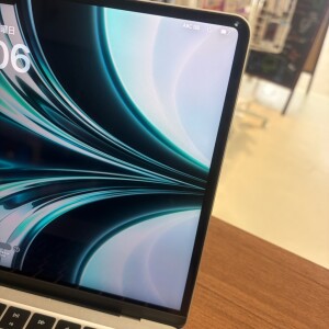 奈良県生駒市菜畑町　MacBook（A2681）　液晶交換