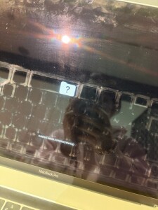 MacBook　？フォルダが現れる症状