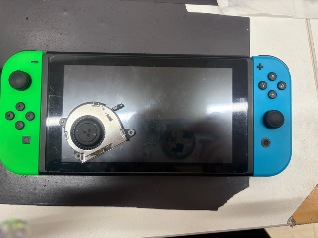 奈良県奈良市二名町　Switch　冷却ファン修理