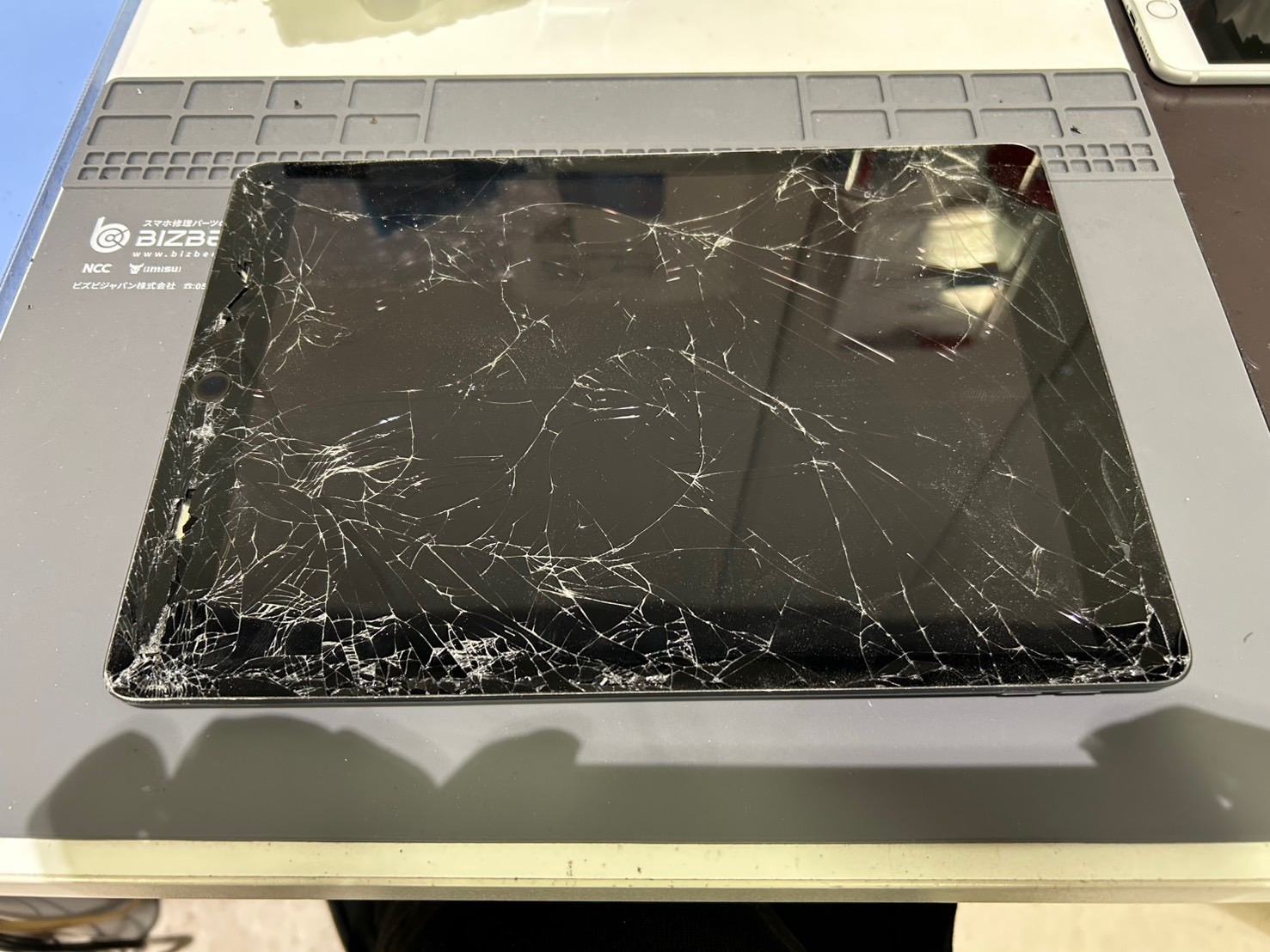 奈良県奈良市佐保台　iPad9　ガラス交換修理