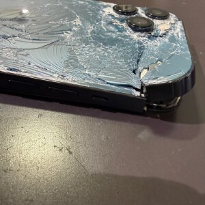 奈良県奈良市紀寺町 iphone12ProMax 背面パネル交換