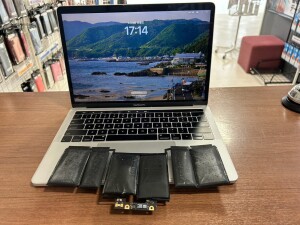 奈良県生駒市東生駒　MacBookPro13インチ（A1989）　バッテリー交換