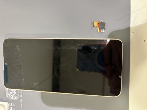 奈良県生駒市AQUOS wish4充電口