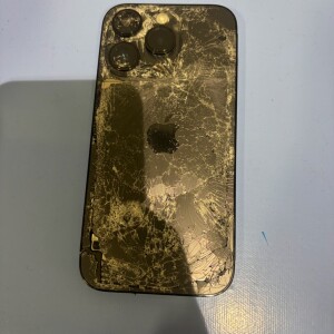 奈良県生駒市門前町　iPhone14Pro　背面パネル交換