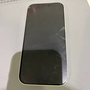 奈良県奈良市青山 iPhone17Pro ガラス割れ