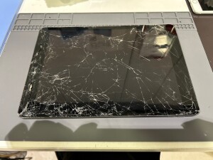奈良県奈良市法華寺町　iPad7　ガラス割れ修理